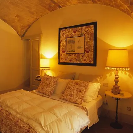 La Di Toscana Bed and breakfast 4*